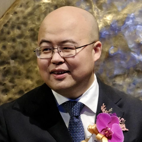 Yan Junjie