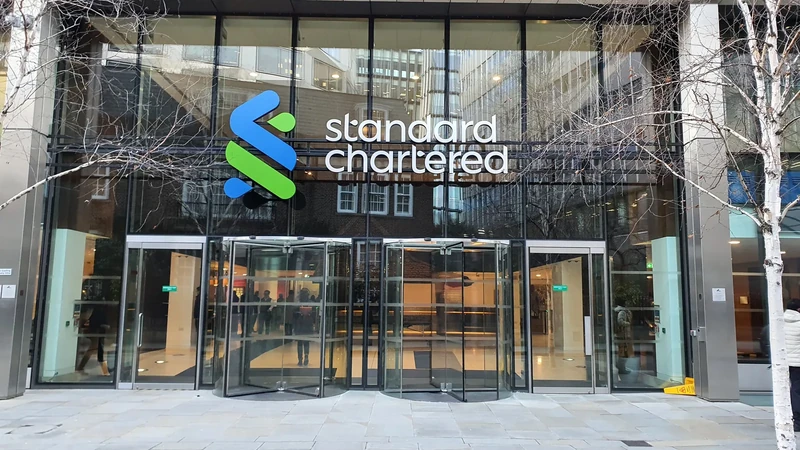 Standard Chartered’s headquarters entrance in London, representing SC Ventures’ investment in Digital Asset; source: Wikimedia Commons