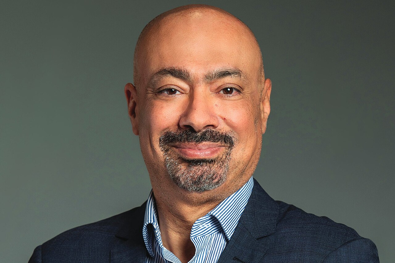 Hatem Dowidar portrait